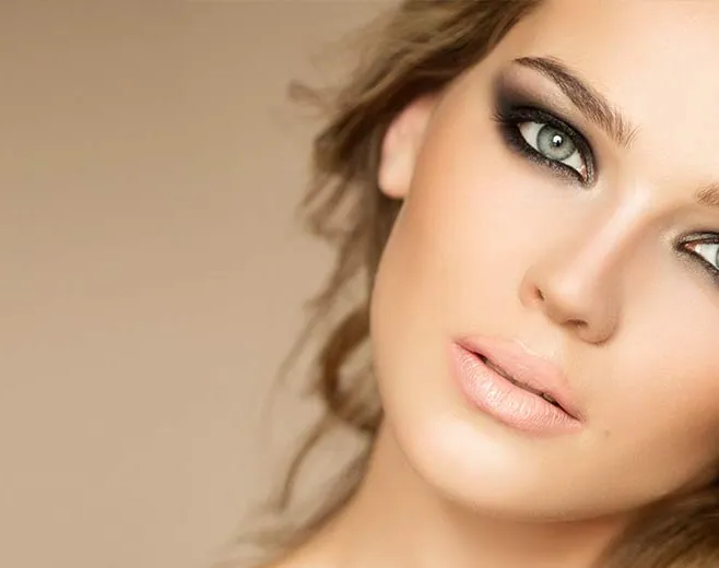 Ausdrucksstarke Augen und Brauen